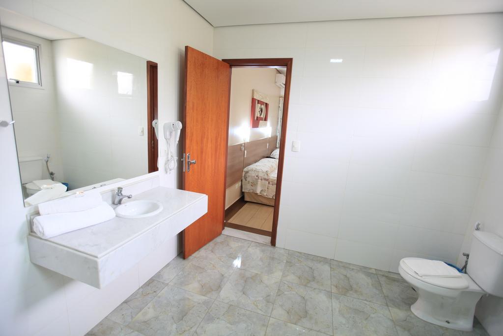 Hotel Oly Plaza Piracicaba Oda fotoğraf