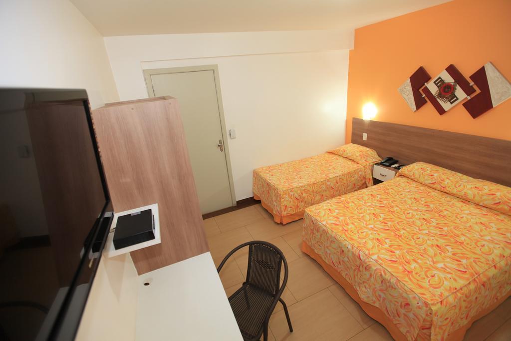 Hotel Oly Plaza Piracicaba Oda fotoğraf